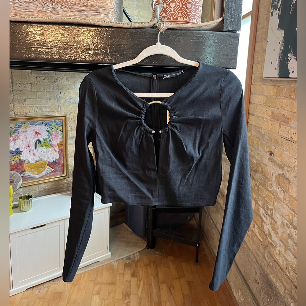 Zara NWT black top with ring